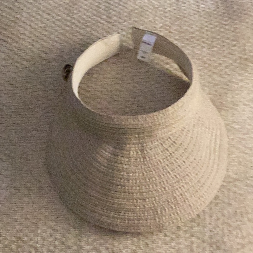 🏝 NWOT Visor One Size Fits All So Much Fun to Wear🏝